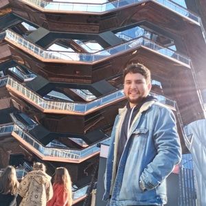 Meet your Posher, Enrique